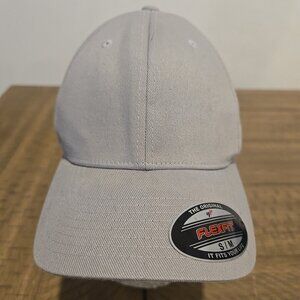 Flexfit Precurved Hat Grey Men's Blank Stretch Cap Size S / M